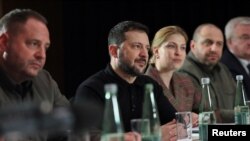 Президент Украины Владимир Зеленский (второй слева) и делегация Украины на Мюнхенской конференции по безопасности, Германия, 14 февраля 2025 года.