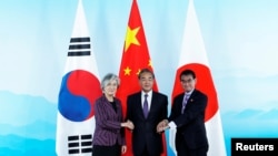 時任南韓、中國和日本三國外長2019年8月21日在北京舉行會議。（媒體聯訪）
