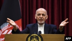 El presidente de Afganistán, Ashraf Ghani, habla con periodistas en una conferencia de prensa en el palacio presidencial en Kabul, el 1 de marzo de 2020.