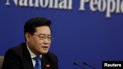 រដ្ឋមន្ត្រី​ការបរទេស​ចិន​លោក Qin Gang ចូលរួម​នៅក្នុង​សន្និសីទ​សារព័ត៌មាន​នៅ​ទីក្រុង​ប៉េកាំង ប្រទេសចិន នៅ​ថ្ងៃទី៧ ខែមីនា ឆ្នាំ២០២៣។