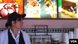 Mariela dijo que si bien le gusta su trabajo, se arrepiente de no haber terminado los estudios.