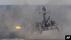 រូបភាពឯកសារ៖ ទូក​​ល្បាតកងទ័ព​ជើងទឹក​កូរ៉េ​ខាងត្បូងបាញ់​ក្នុង​សមយុទ្ធ​នៅ​ឆ្នេរ​ភាគ​អាគ្នេយ៏​ប្រទេស​កូរ៉េខាងជើង​ក្បែរ​ប៊ូសាន។