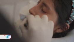 Un proyecto de maquillaje terapéutico ayuda a personas con cáncer en un hospital de Buenos Aires