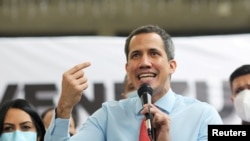 El líder opositor venezolano, Juan Guaidó, habla en una conferencia de prensa en Caracas el 7 de diciembre de 2020.