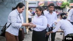 កម្រងរូបភាព៖ «សិស្សវិទ្យាល័យទូទាំងកម្ពុជាចូលប្រឡងមធ្យមសិក្សាទុតិយភូមិ»