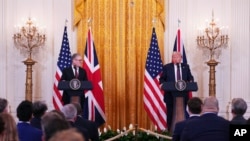 ԱՄՆ նախագահ Դոնալդ Թրամփն ու Մեծ Բրիտանիայի վարչապետ Քիր Սթարմերը։ Սպիտակ տուն, Վաշինգտոն, փետրվարի 27, 2025թ․։