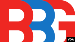 A sympathy sign is seen at sunrise outside Umpqua Community College in Roseburg, Oregon. The Oregon sheriff investigating Thursday's mass shooting that killed nine people at a U.S. college campus took the unusual step of refusing to publicly identify the suspect, insisting on Friday he would do nothing to glorify the gunman or his cause.