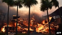 Một ngôi nhà bị lửa thiêu rụi trong Vụ cháy Palisades ở Pacific Palisades, California, ngày 8/1/2025.