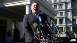 El secretario de Estado de EE. UU., Mike Pompeo, habla a la prensa sobre su viaje a Arabia Saudí después de reunirse con el presidente Donald Trump, en el ala oeste de la Casa Blanca, en Washington, DC, el 18 de octubre de 2018.