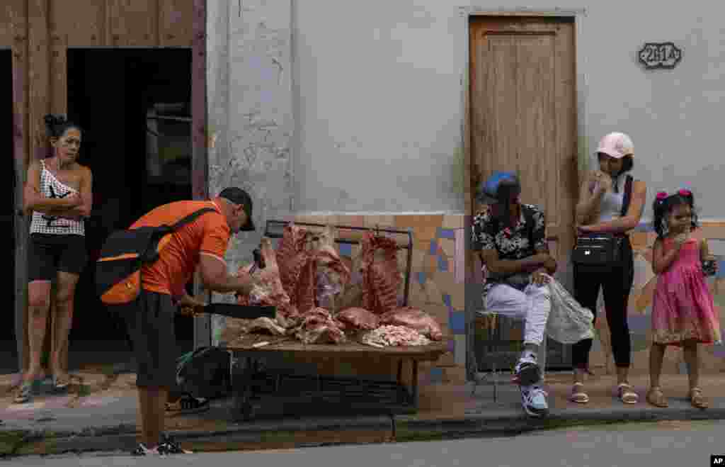 قصابی کنار جاده در کیوبا