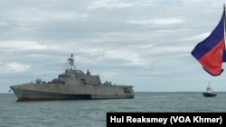 នាវា​ចម្បាំង​សហរដ្ឋ​អាមេរិក USS SAVANNAH មក​ដល់​កំពង់ផែ​ក្រុង​ព្រះសីហនុ នៅ​ថ្ងៃទី១៦ ខែធ្នូ ឆ្នាំ ២០២៤។ (ហ៊ុល រស្មី/វីអូអេ)