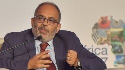 Carlos Lopes diz que África vai sofrer mais do que outras regiões, mas pode vencer a crise económica - 9:00