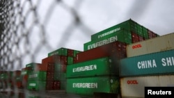 美國維吉尼亞州朴茨茅斯的港口碼頭堆滿了來自中國的貨櫃。 （2024年10月1日）