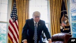 Donald Trump dans son bureau de la Maison Blanche, Washington, le 21 avril 2017