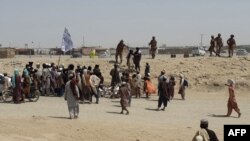 طالبان کے جنگجوؤں نے بدھ کو پاکستان کی چمن سرحد سے متصل اسپن بولدک کے علاقے کا کنٹرول حاصل کرتے ہوئے وہاں اپنا جھنڈا لہرا دیا تھا۔