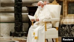 Papa Francis akiwa Vatica, Dec. 31, 2021. REUTERS/Remo Casilli