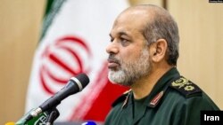 احمد وحیدی، وزیر داخلهٔ ایران، بدون ذکر نام کشور های غربی، خواهان فراهم آوری کمک برای مردم افغانستان شد