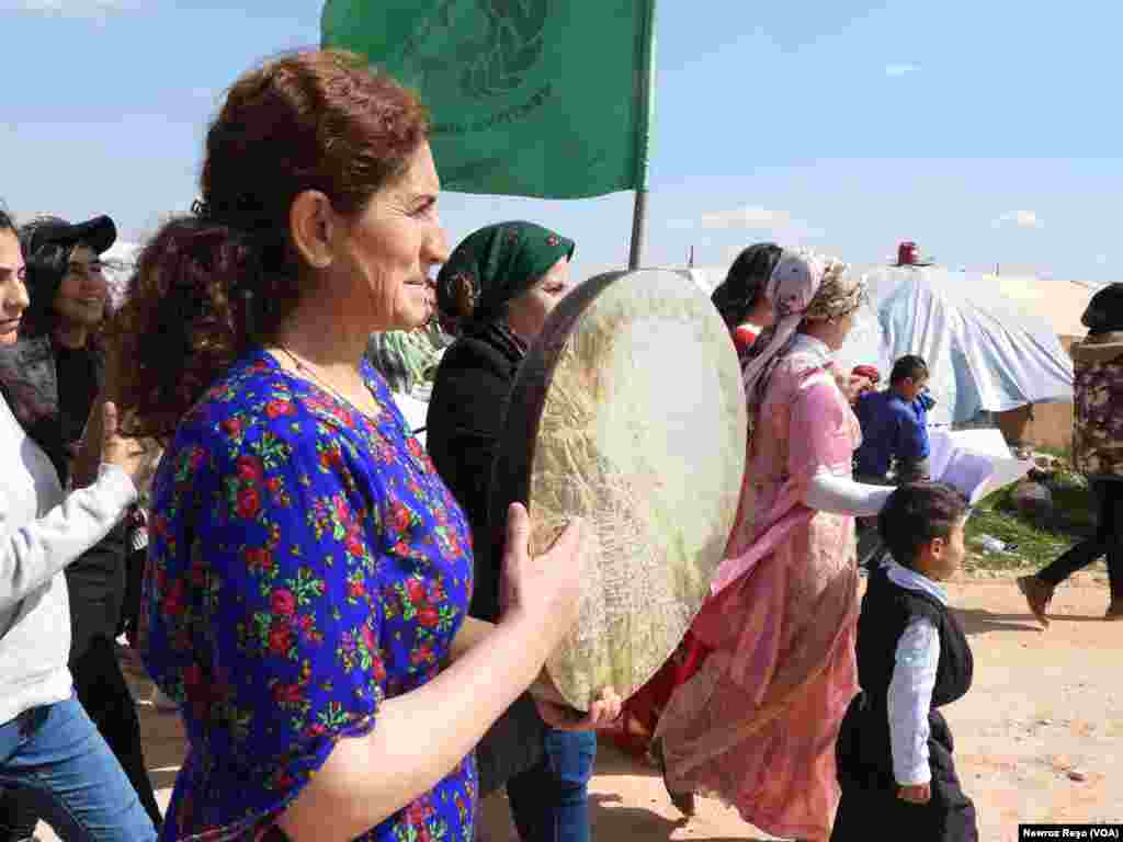 Jinên Efrînê di Çalakiya 8ê Adarê da