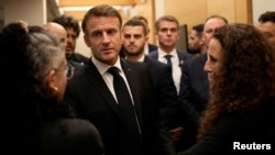 Хамас ослободи уште две израелски заложнички додека Израел продолжува со воздушните напади