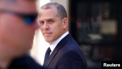Hanter Bajden, sin predsednika SAD Džoa Bajdena, izlazi iz federalne sudnice u Vilmingtonu u državi Delaver, 3. oktobra 2023. (Foto: Reuters/Evelyn Hockstein)