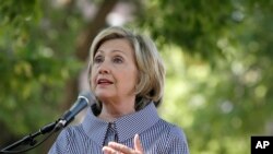 Hillary Clinton se inclinó a la izquierda del presidente Obama al hablar sobre cambio climático.