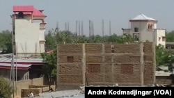 À N'Djamena, au Tchad, le 18 mars 2017. (VOA/André Kodmadjingar)