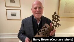 بری روزن و جایزه‌ای که در وین دریافت کرد؛ اثری هنری ساخت بهروز حکمت.