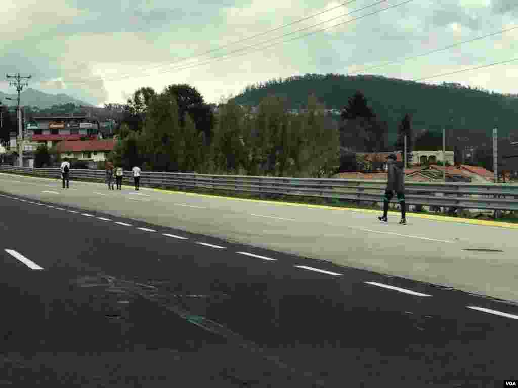 Este domingo en la tarde se llevará a cabo una mesa de diálogo entre el presidente Lenín Moreno y los indígenas ecuatorianos para poder llegar a un acuerdo luego de días de protestas por la eliminación del subsidio a los combustibles. Foto:&nbsp;Néstor Aguilera - VOA.