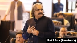 د خېبر پښتونخوا اعلی وزیر علي امین ګنډاپور