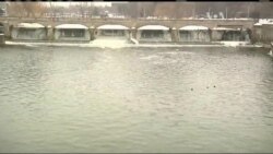 Заощадження коштів призвело до забруднення питної води у Мічигані. Відео