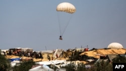 G'azo sektoriga havodan yordam yetkazilmoqda, Xon-Yunus shahri, 4-iyun, 2024. 