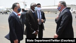 Mike Pompeo arrive à Khartoum, Soudan, le 25 août 2020. 