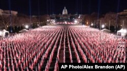 د جوبایډن د سوګند پورته کولو په موقع د نېشنل مال په مېدان کې بېروغونه لګول شوي دي