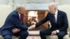 Presiden AS Joe Biden (kanan) menjabat tangan Presiden terpilih Donald Trump dalam pertemuan di Gedung Putih, Washington, DC, pada 13 November 2024. (Foto: AFP/Saul Loeb)