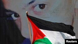 16 yoshli Muhammad Abu Xudayr mashinada olib qochilgan va bir soat o'tib Quddus sharqidagi o'rmonzordan jasadi topilgan, kuyib ketgan holda