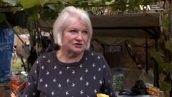 40 котів та 17 собак: Оріхівські пенсіонери під обстрілами доглядають покинутих тварин.Відео