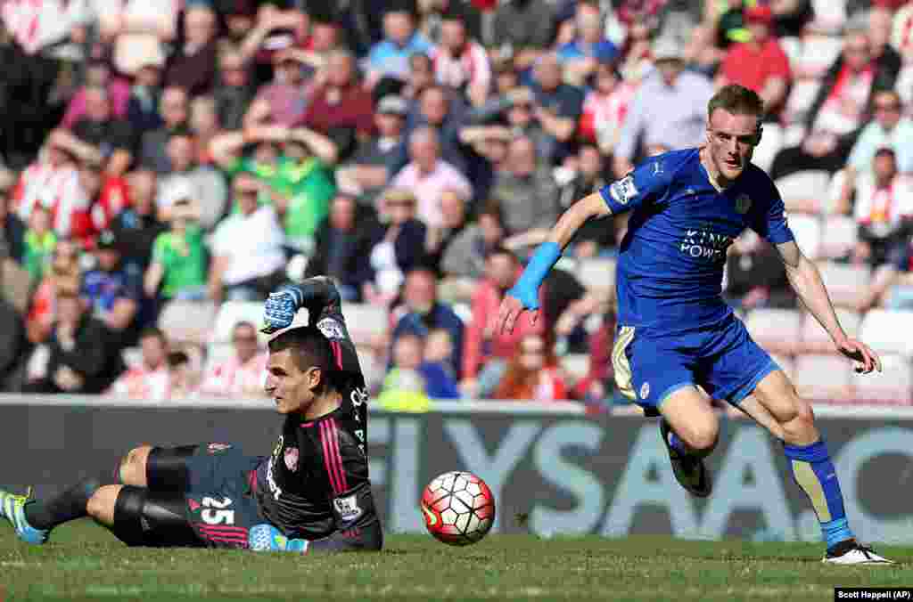 Leicester City's Jamie Vardy scored 22 goals this season, helping the team to its first-ever English championship in the top division. The Foxes may be the most unlikely championship team ever. This gallery highlights some of the other notable "underdog" teams to have won big games or championships.
