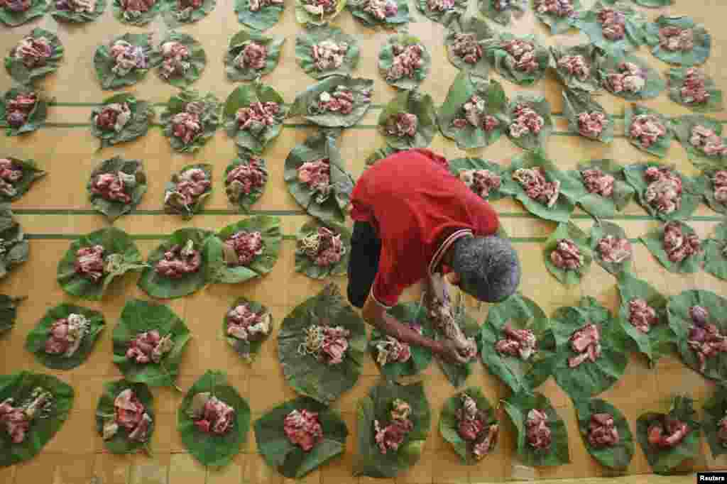 توزیع گوشت قربانی در اندونیزیا