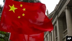 香港終審法院外飄揚的中國國旗（2021年2月9日）