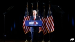 Las primarias del martes mostraron mucha incertidumbre, ya que las elecciones demócratas coinciden con los esfuerzos por frenar la propagación del COVID-19. 