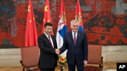 Kineski predsednik Si Djinping i predsednik Srbije Tomislav Nikolić na početku susreta u Beogradu.