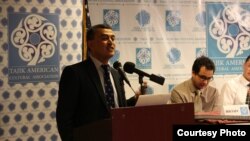 Safo Jaborov, Jorj Vashington Universitetida izlanayotgan olim (Surat Tojik Amerika Madaniy Uyushmasi saytidan olindi)