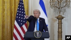 2025年2月4日，美國總統特朗普總統與以色列總理內塔尼亞胡在華盛頓白宮舉行的記者會時接受記者提問。