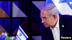 Benjamín Netanyahu hizo estos comentarios mientras las tropas y aviones de guerra israelíes iniciaron una operación en el centro de Gaza que, según el ejército, tenía como objetivo destruir infraestructuras de grupos armados palestinos. [Foto: Archivo].