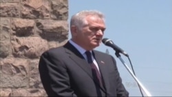 Prekinut Nikolićev govor na Gazimestanu