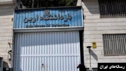 ابتدا گفته شد قنبری در زندان خودکشی کرده اما نزدیکان او این ادعا را رد می کنند. 