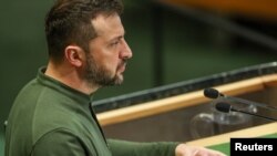 Президент України Володимир Зеленський виступає на "Саміті майбутнього" в залі Генеральної Асамблеї ООН у Нью-Йорку, 23 вересня 2024 р. (Фото: REUTERS/Caitlin Ochs)