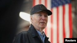 Американскиот претседател Џо Бајден го прославува Денот на благодарноста во Нантакет