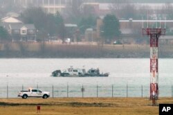 Çarşamba gecesinden bu yana arama ve enkaz kaldırma çalışmaları devam ediyor.