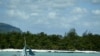 Un bateau le long des côtes mauriciennes, 13 novembre 2003. REUTERS/Darrin Zammit Lupi 